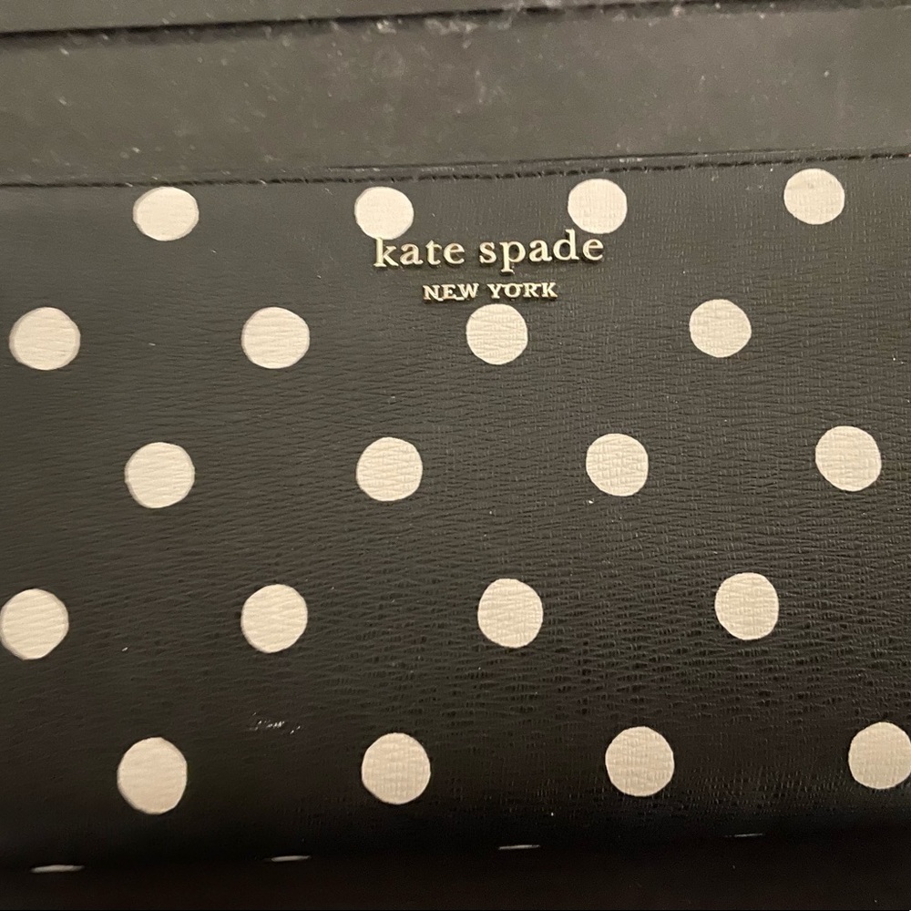Kate Spade zip closure wallet